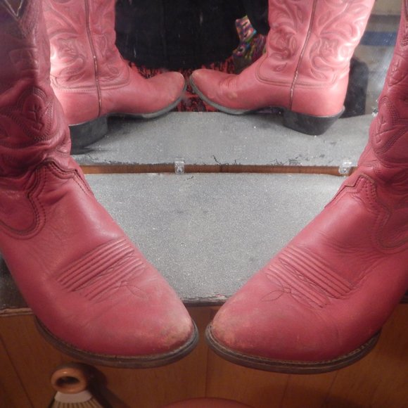Ariat Heritage Round Toe Red Cowboy Boots - Picture 12 of 15